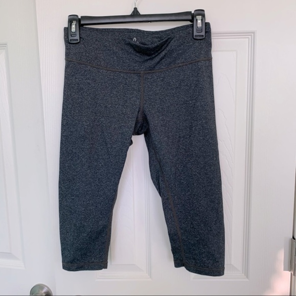 Prana size small dark gray capri length athletic workout leggings‎